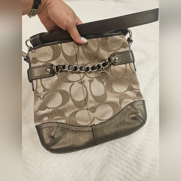 Coach Canvas Signature Chain Duffle Hangbag W/ Crossbody and Shoulder Bag - Picture 7 of 17